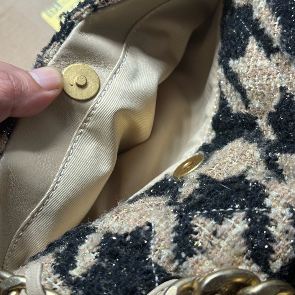 CC 19 Beige & Black Houndstooth Tweed Shoulder Bag LUXURY PURSE - Picture 14 of 16